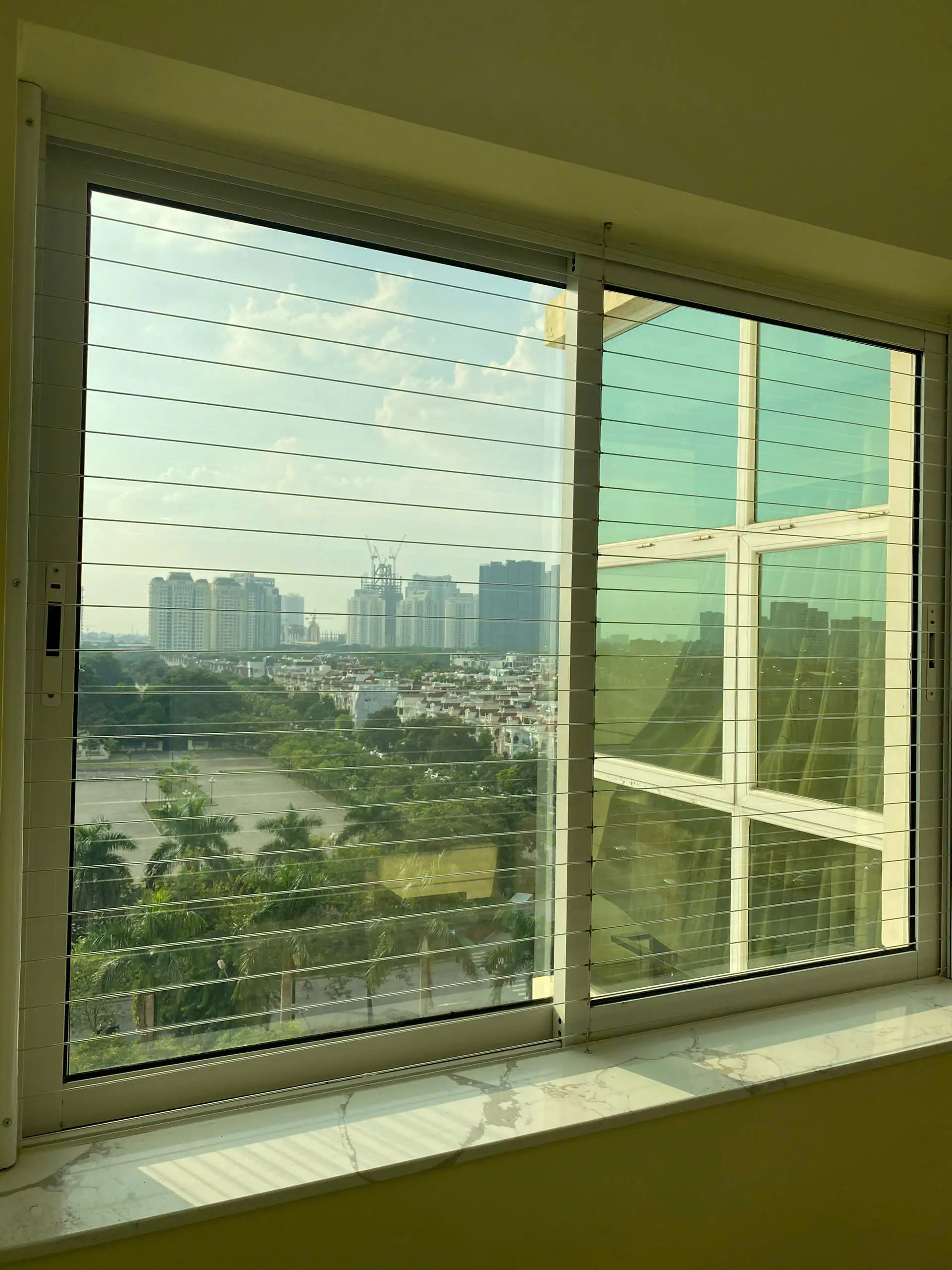 Lắp đặt lưới bảo vệ an toàn cửa sổ chung cư 7 Lắp đặt lưới bảo vệ an toàn cửa sổ chung cư