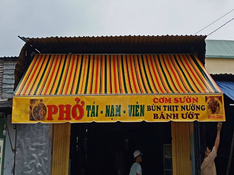 bạt che nắng mưa cửa hàng mặt phố