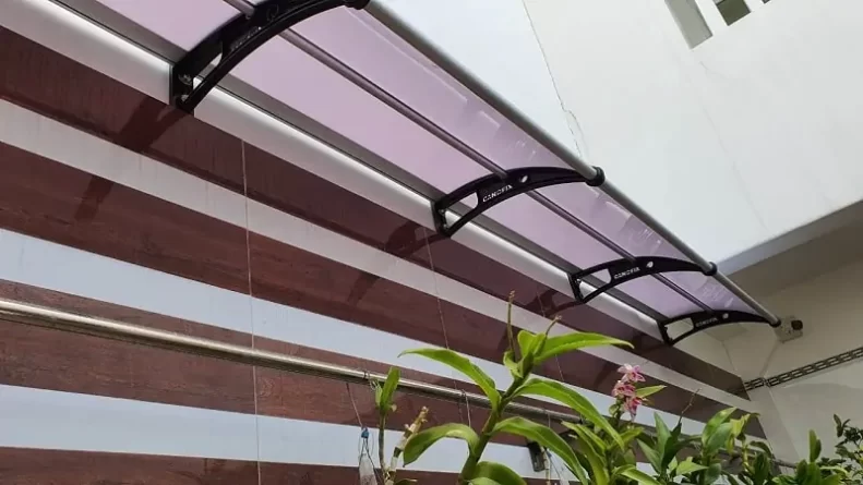Khung Mái Che Bị Gỉ Sét