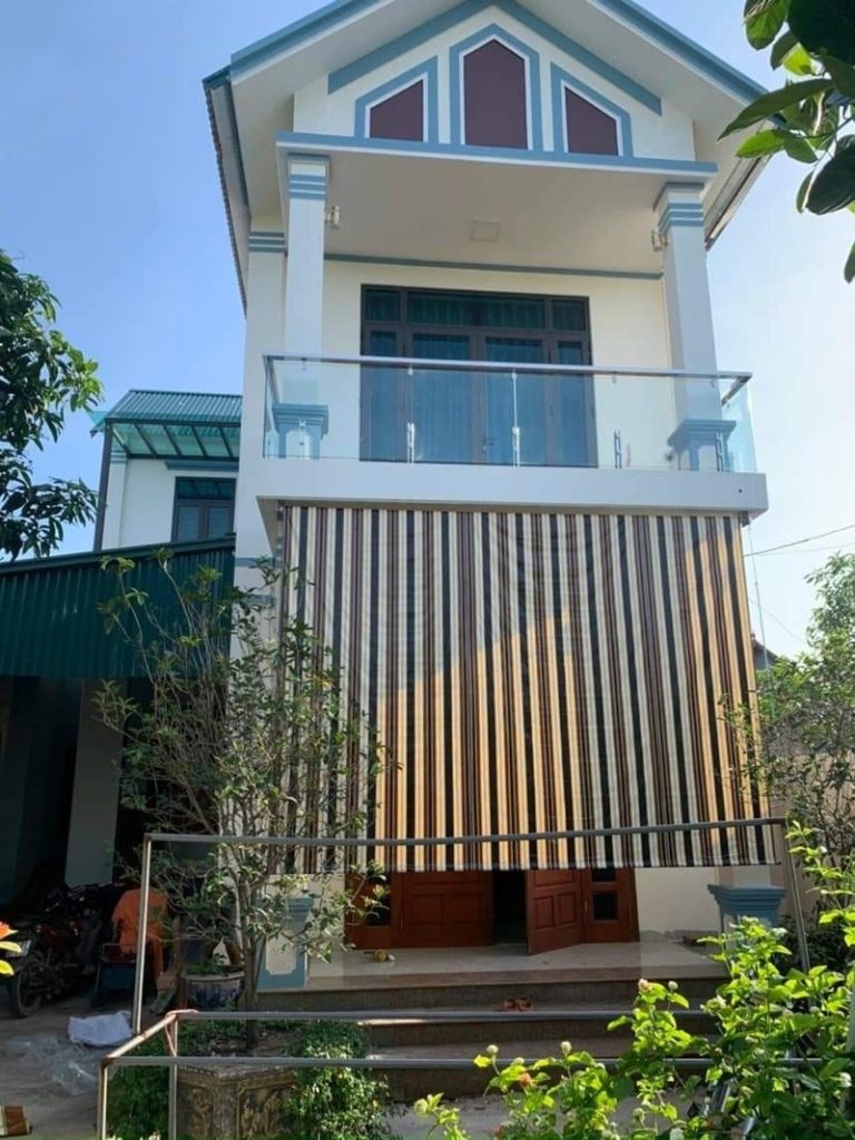 Bạt che nắng mưa bị kẹt