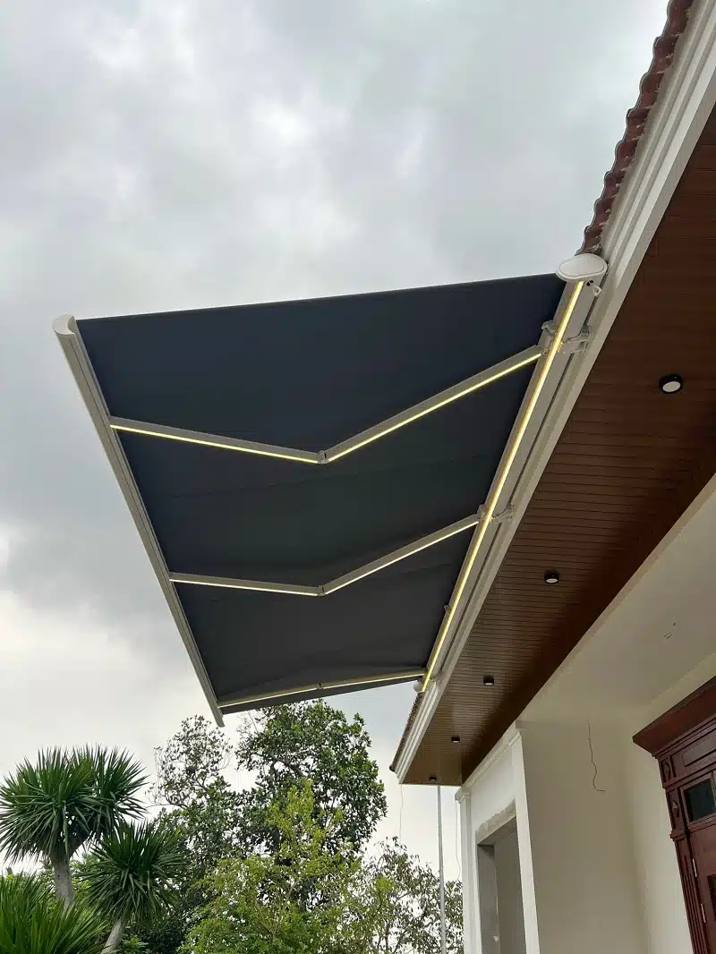 Ưu và nhược điểm của bạt mái xếp kéo tay và tự động 3 Bạt Mái Xếp Kéo Tay và Tự Động