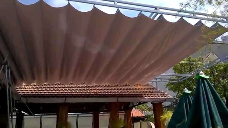 lắp bạt che nắng mưa trên tường gạch