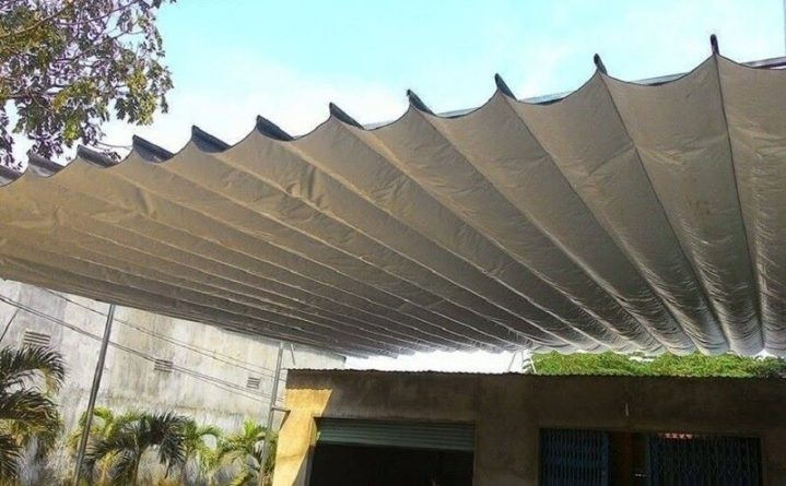 lắp bạt che nắng mưa trên tường gạch