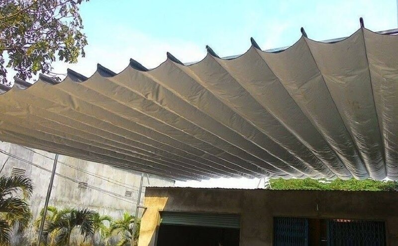 lắp bạt che nắng mưa trên tường gạch