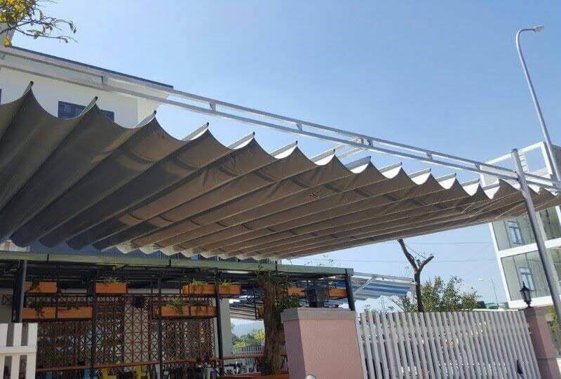 Nên chọn bạt mái che loại nào để che nắng hiệu quả cho ban công? 5 chọn bạt mái che loại nào