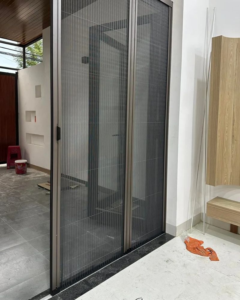 So sánh cửa lưới chống muỗi cố định và lùa 3 Báo giá cửa lưới chống muỗi dạng xếp