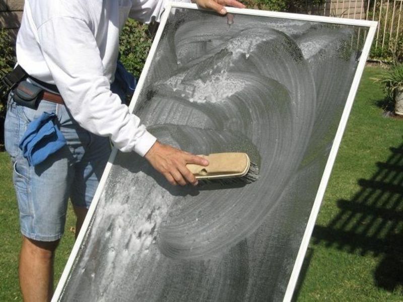 Cách vệ sinh cửa lưới chống muỗi hiệu quả 3 Cách vệ sinh cửa lưới chống muỗi