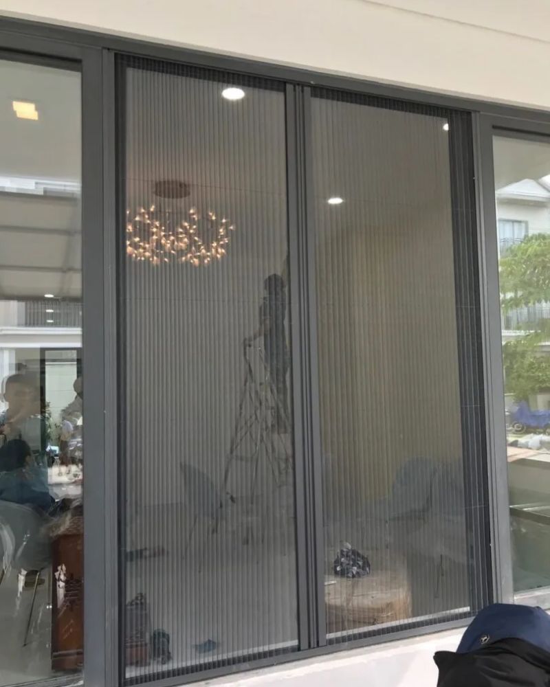 Nên chọn cửa lưới thủy tinh hay inox? Lời khuyên từ chuyên gia 3 Nên chọn cửa lưới thủy tinh hay inox