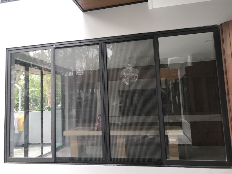 Nên chọn cửa lưới thủy tinh hay inox? Lời khuyên từ chuyên gia 1 Nên chọn cửa lưới thủy tinh hay inox