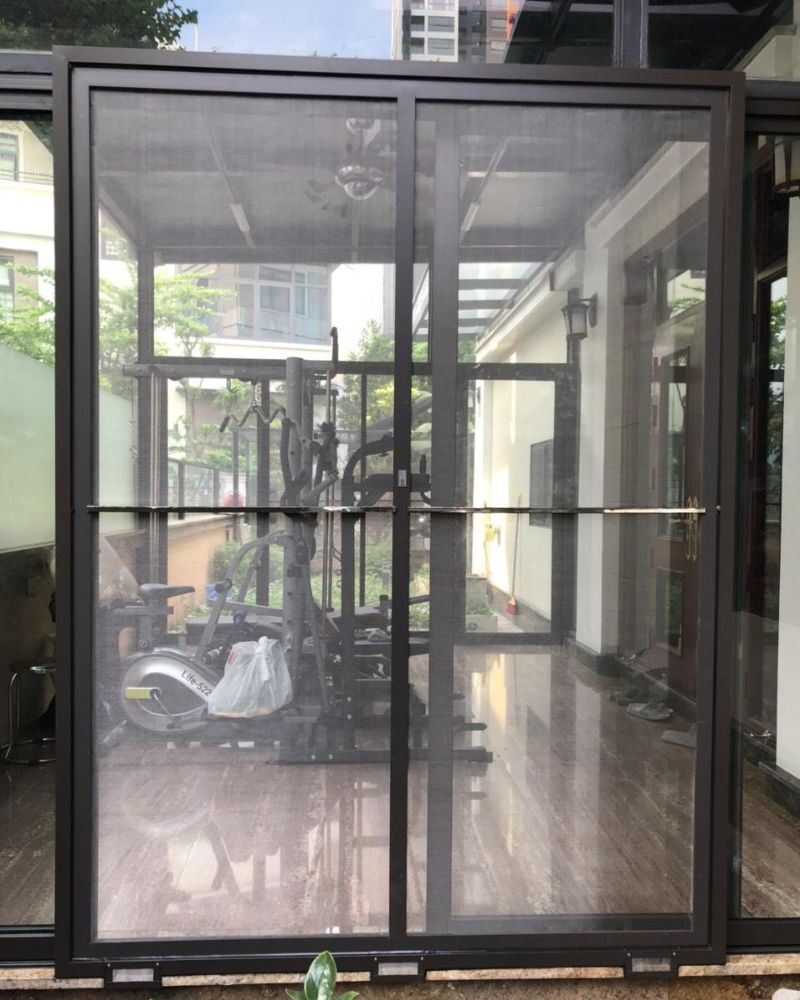 Nên chọn cửa lưới thủy tinh hay inox? Lời khuyên từ chuyên gia 2 Nên chọn cửa lưới thủy tinh hay inox