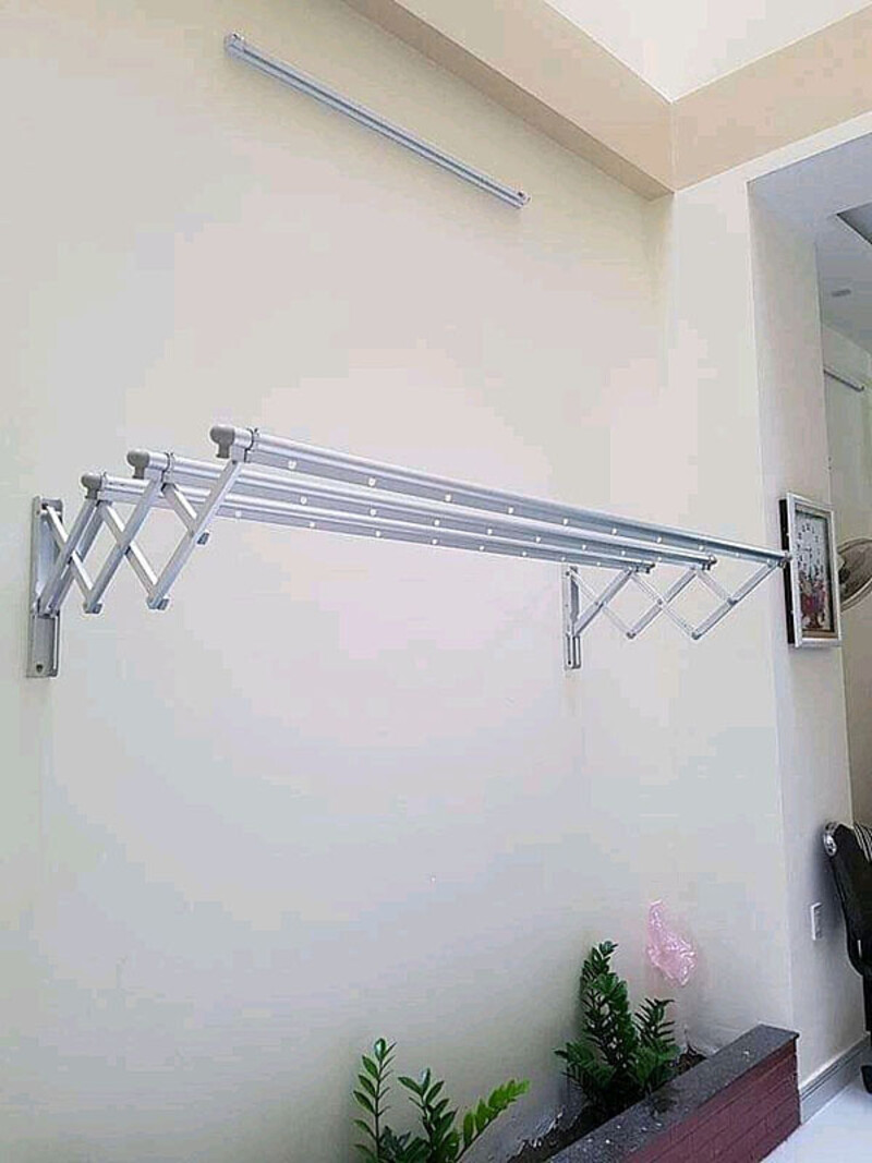 Giàn phơi gắn tường kiểu kéo ngang 2 Giàn phơi kéo ngang là giải pháp tối ưu cho không gian ban công nhỏ
