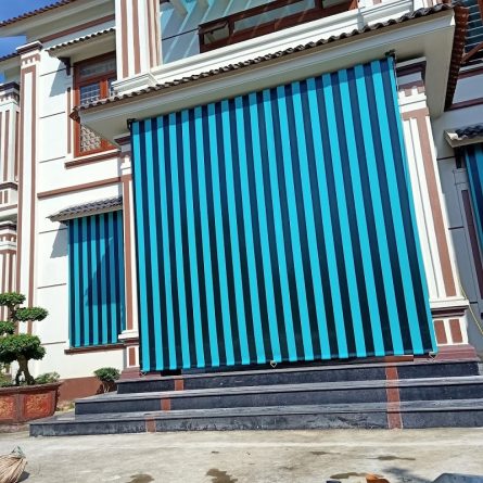 Giá bạt che nắng mưa 2026 theo từng loại phổ biến