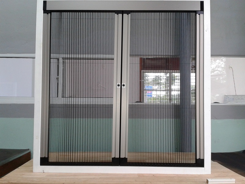 Mẹo bảo dưỡng ray cửa lưới giúp tăng tuổi thọ 2 Tại sao việc bảo dưỡng ray cửa lưới lại quan trọng đến vậy?